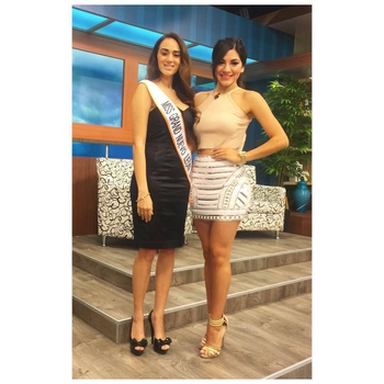 Flor Véliz