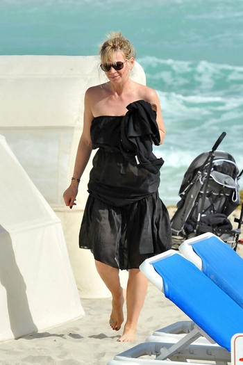 Zoë Ball