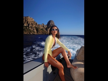  alt="Camila Coelho"