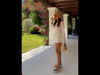  alt="Camila Coelho"