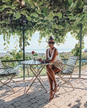 Dóra Szabó