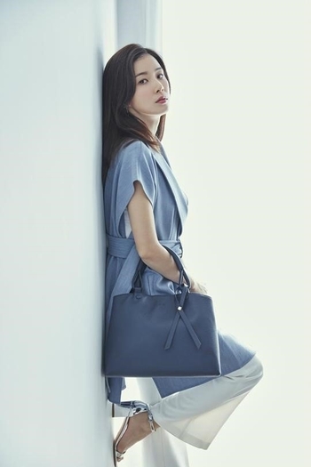 Lee Bo-young