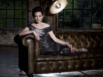 Lara Pulver