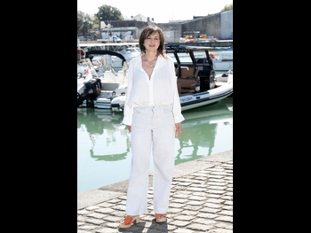  alt="Valerie Bonneton"