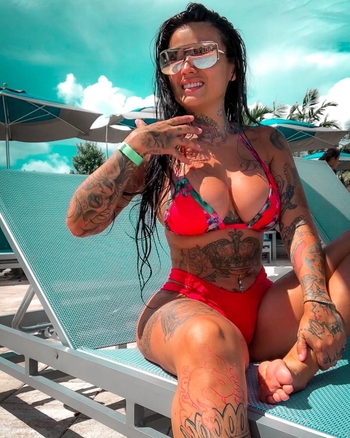 Kat Flores