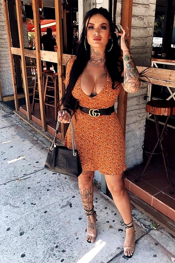 Kat Flores
