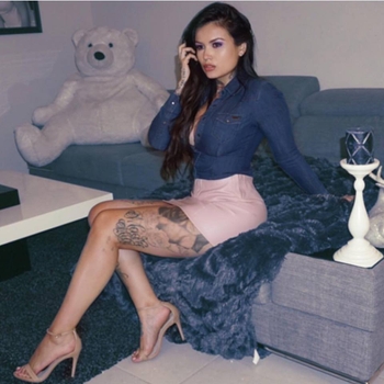 Kat Flores