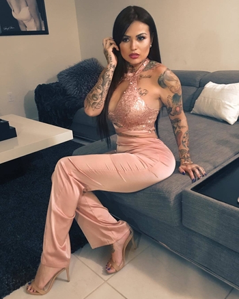 Kat Flores