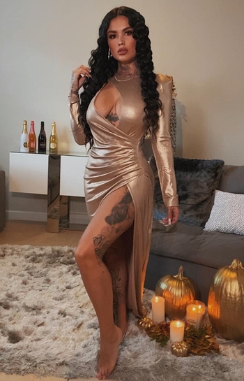 Kat Flores