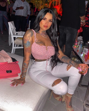 Kat Flores