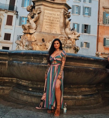 Kat Flores