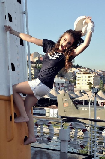 Özge Sezince