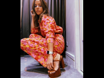  alt="Mia Mello"
