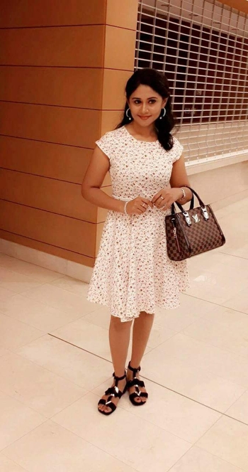 'Punnagai Poo' Geetha