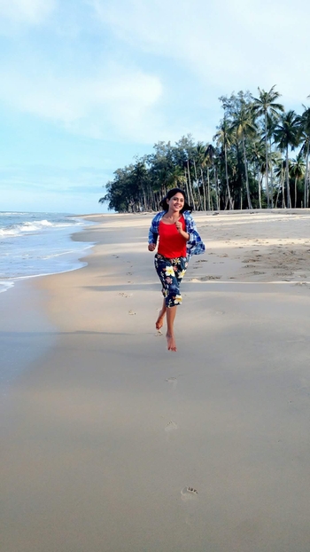 'Punnagai Poo' Geetha