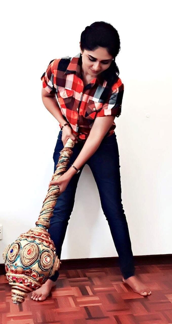 'Punnagai Poo' Geetha