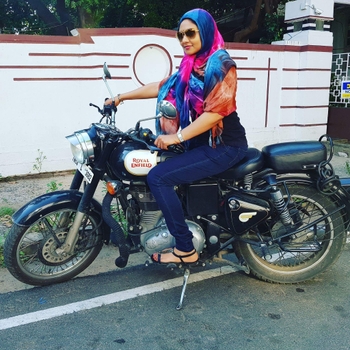 'Punnagai Poo' Geetha