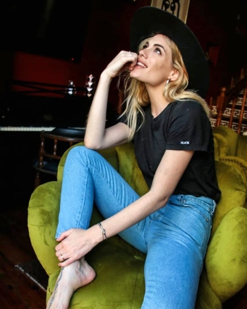 Emilia Attías