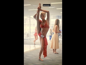  alt="Sophia Laufer"