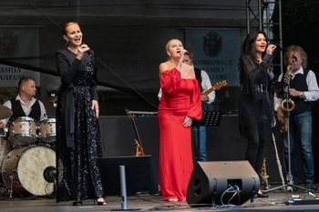 Bára Basiková