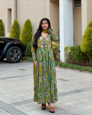 Alisha Parveen Khan