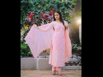  alt="Khushi Dubey"