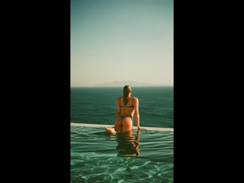  alt="Carla Diaz"
