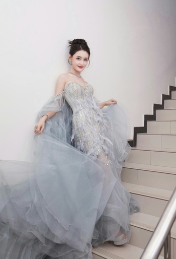 Yiyi Jiang