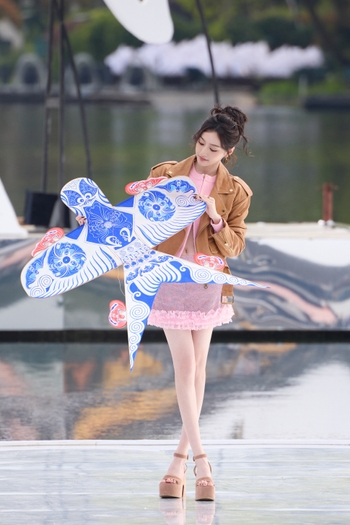 Lianxin Hu