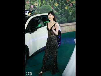  alt="Crystal Fung"