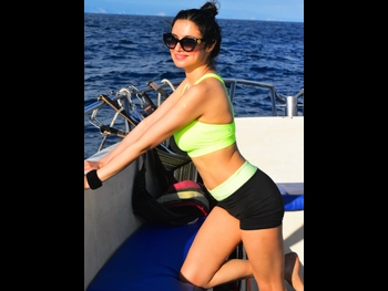 alt="Divya Khossla"