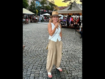  alt="Eva Decroix"