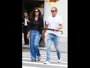  alt="Cindy Crawford"