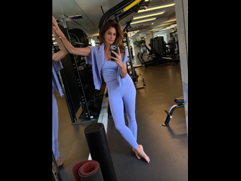 alt="Cindy Crawford"