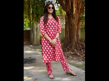  alt="Anuja Sathe"