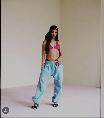 Yade Lauren