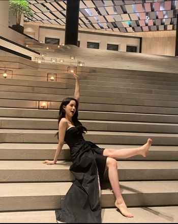 Nana Ouyang