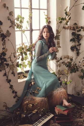 Nana Ouyang