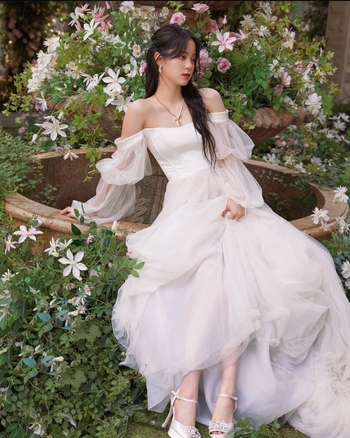 Nana Ouyang