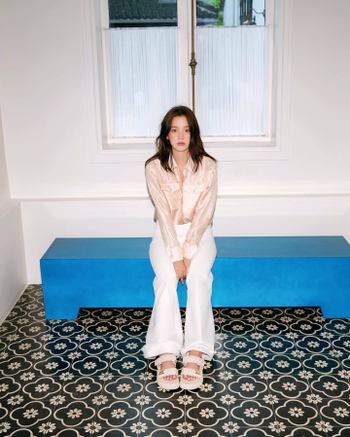 Nana Ouyang