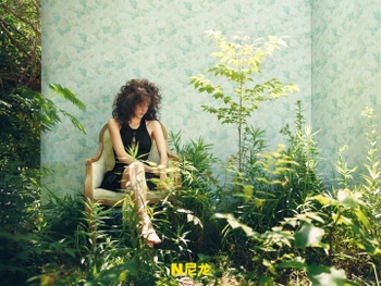 Nana Ouyang