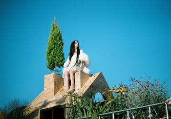 Nana Ouyang