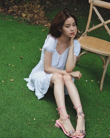 Nana Ouyang