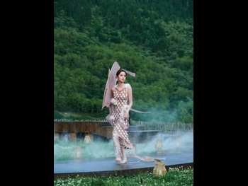  alt="Nana Ouyang"