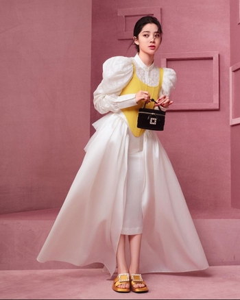 Nana Ouyang