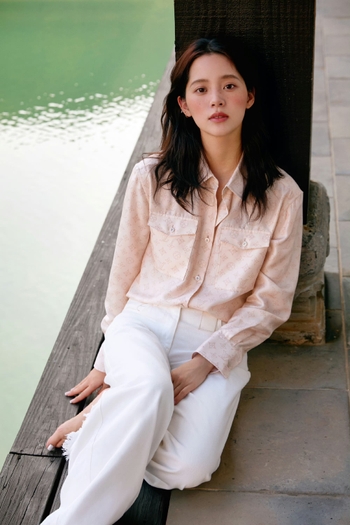 Nana Ouyang