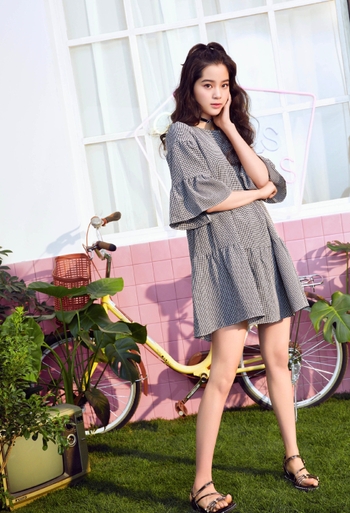 Nana Ouyang