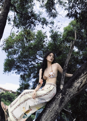 Nana Ouyang