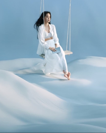 Nana Ouyang
