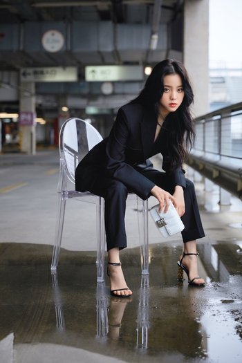 Nana Ouyang